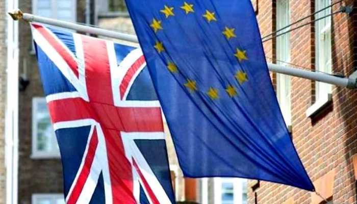  UK warns EU on Brexit, says we won't blink first
