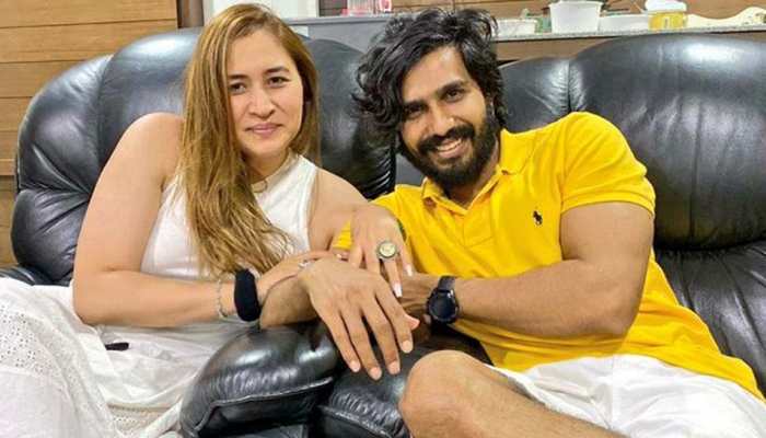 Indian shuttler Jwala Gutta announces engagement with actor Vishnu Vishal