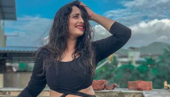 Bhojpuri bombshell Rani Chatterjee raises the mercury with smouldering pics