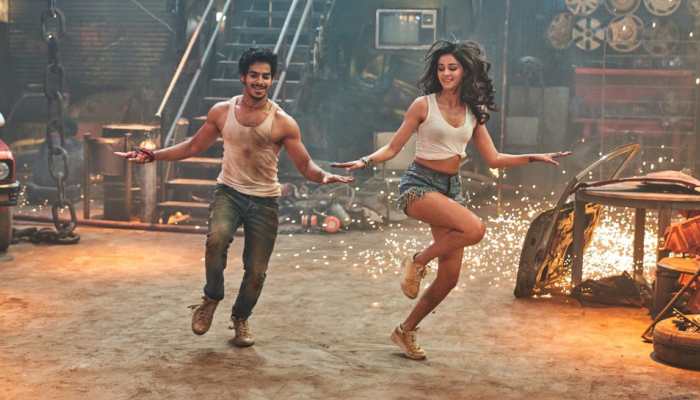Watch Ishaan Khatter and Ananya Panday's garage romance in 'Tehas Nehas' song from 'Khaali Peeli'!