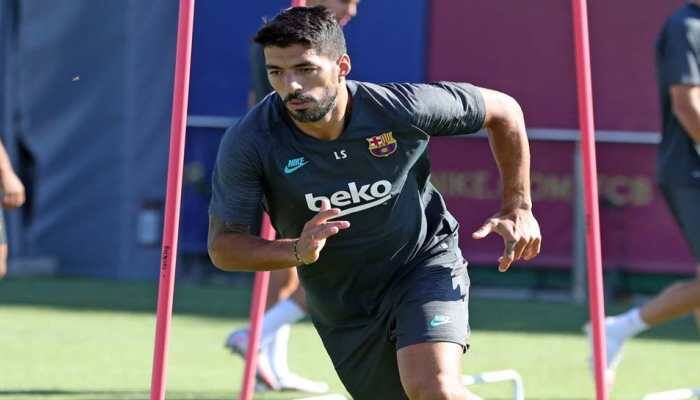 Barcelona's Luis Suarez named in Uruguay squad for FIFA World Cup qualifiers