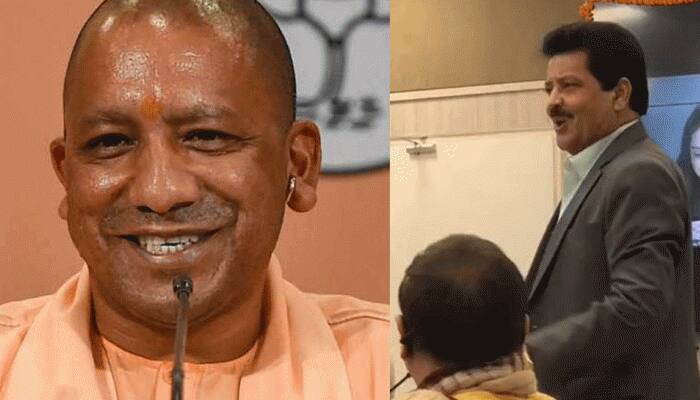 When singer Udit Narayan sang &#039;Mitwa&#039; in praise of CM Yogi Adityanath during meet over &#039;biggest&#039; Film City in UP