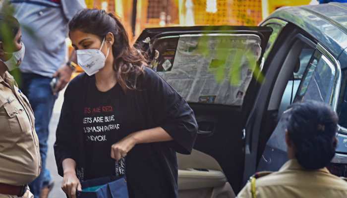 Bombay High Court suspends Rhea Chakraborty and brother Showik's bail hearings due to heavy rains