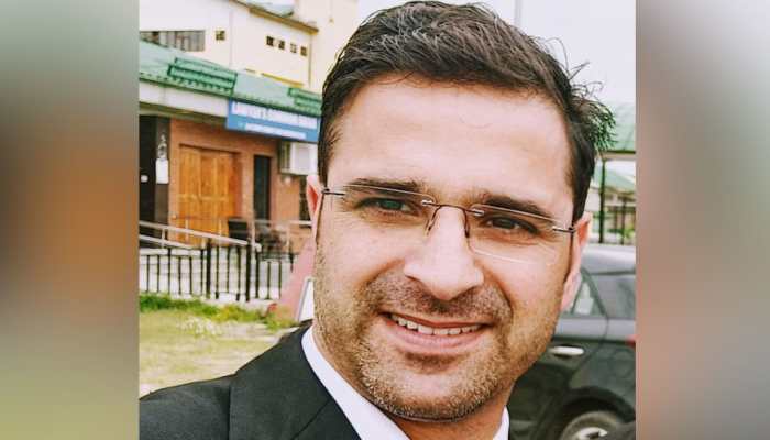 Unknown gunmen shoot dead prominent advocate Babar Qadri in Srinagar