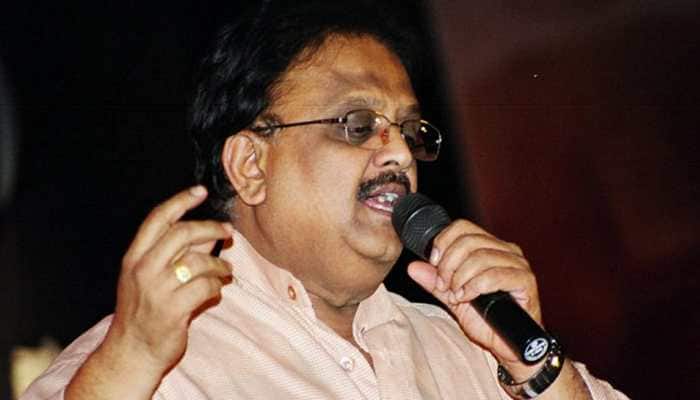 An old video of SP Balasubrahmanyam surprising a fan who lost his eyesight in explosion goes viral - Watch