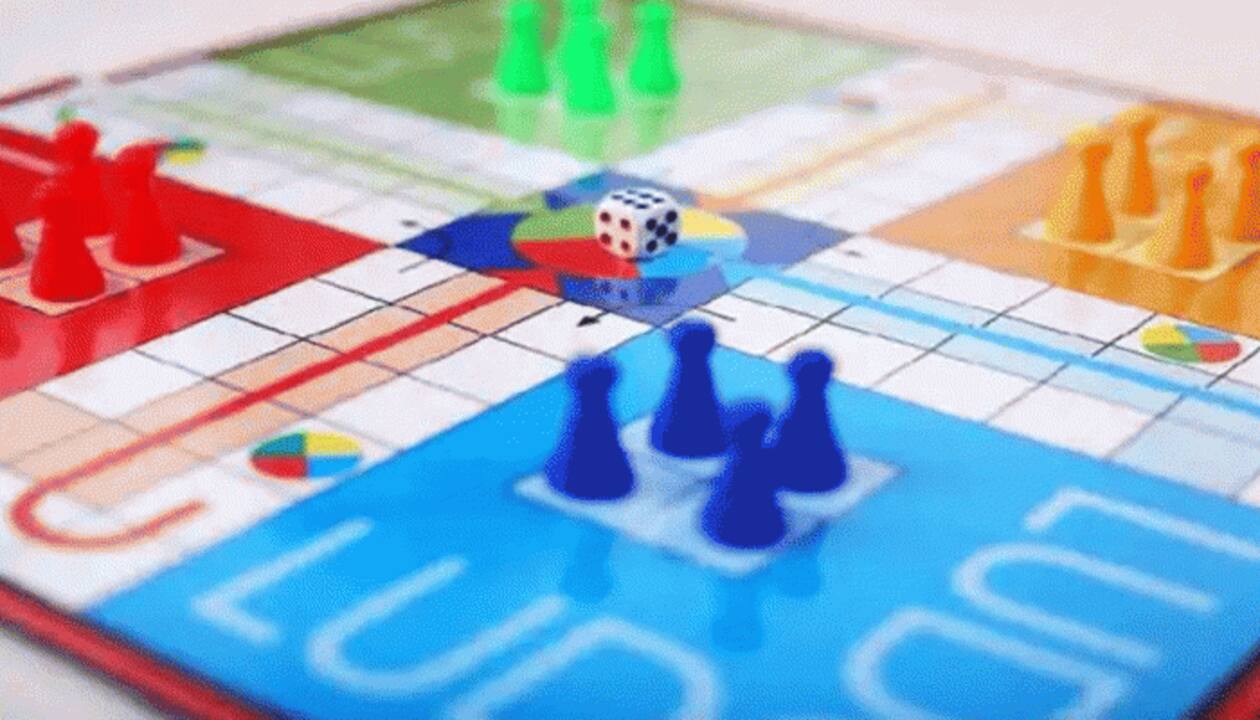 Strange! Daughter accuses father of cheating in ludo, goes to court | India  News | Zee News