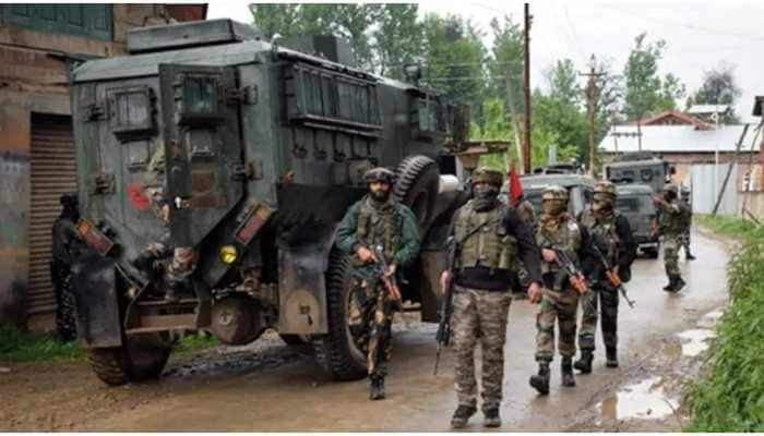 2 terrorists gunned down in encounter at J&amp;K&#039;s Awantipora; cordon to remain overnight