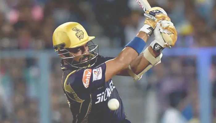 IPL 2020: Rajasthan Royals&#039; Robin Uthappa spotted applying saliva on ball in IPL clash against Kolkata Knight Riders