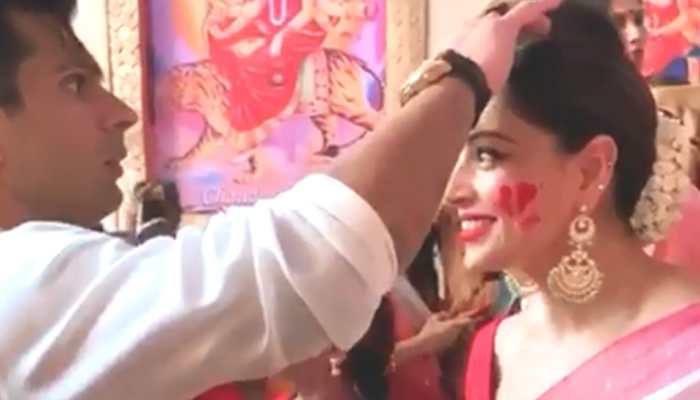 Bipasha Basu relieves memories of last year's Durga Puja festivity
