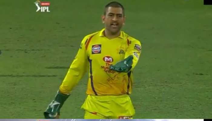 IPL 2020: Netizens slam MS Dhoni for 'bullying' umpire Paul Reiffel to change his decision IPL 2020: Netizens slam MS Dhoni for 'bullying' umpire Paul Reiffel to change his decision