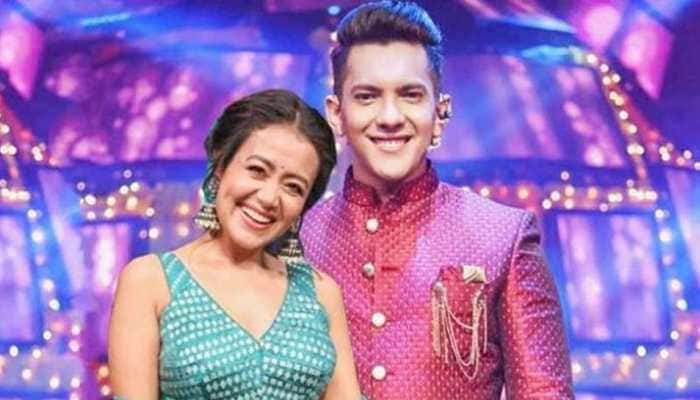 Neha Kakkar and Rohanpreet Singh to have a Delhi wedding, and here's why Aditya Narayan will skip it!