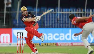 IPL 2020: Aaron Finch spotted smoking e-cigarette in dressing room during RCB vs RR clash