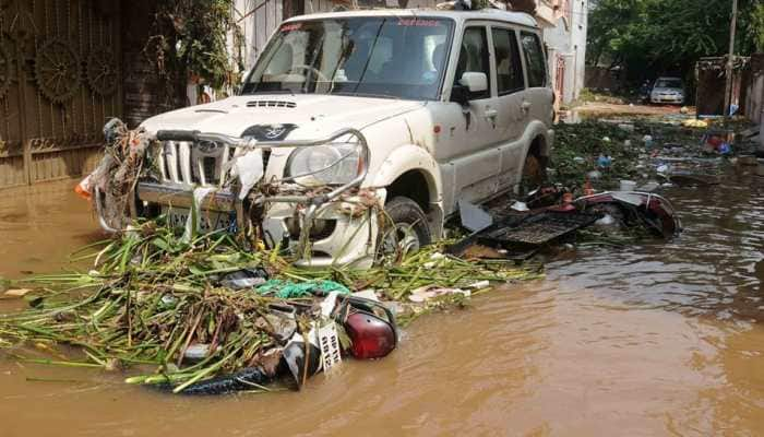 Hyderabad floods: Tamil Nadu contributes Rs 10 cr as a token of support to Telangana