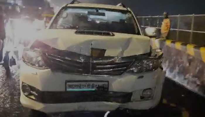 One injured as speeding bus hits five vehicles in Mumbai, badly damages three cars