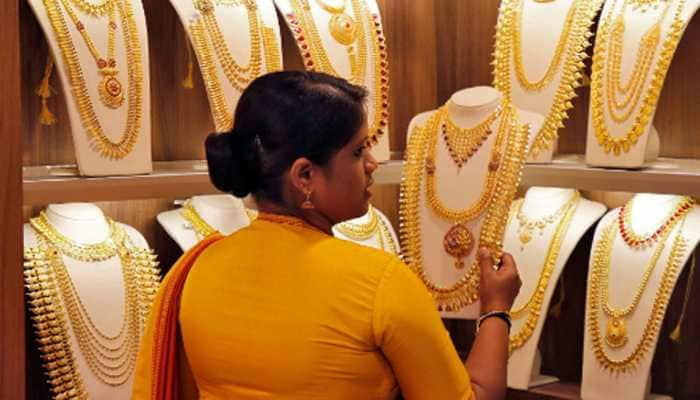 Gold falls Rs 75 to Rs 51,069 per 10 gram