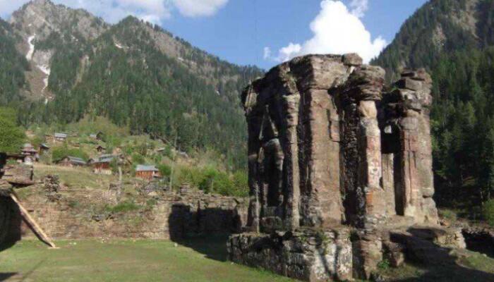 Why has Pakistan not offered passage to ancient Hindu temple Sharda Peeth?