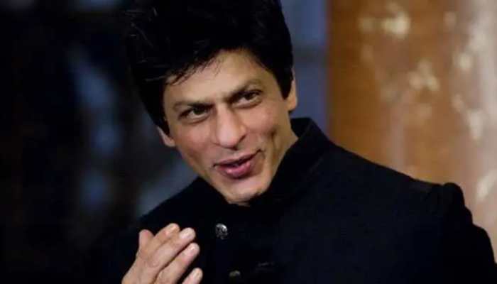 Fan asks Shah Rukh Khan if he plans to sell his home Mannat, actor's witty reply wins hearts