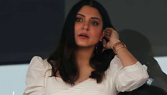 IPL 2020: Pregnant Anushka Sharma, looking radiant in white, cheers for husband Virat Kohli and team RCB, pics break the internet!