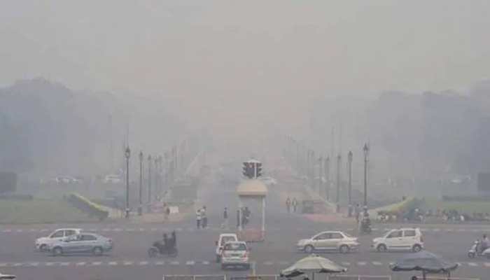 Delhi's air quality remains in 'very poor' category, AQI recorded at 302 