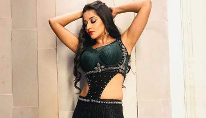 Monalisa breaks the internet with her black slit loungewear, pics go viral!