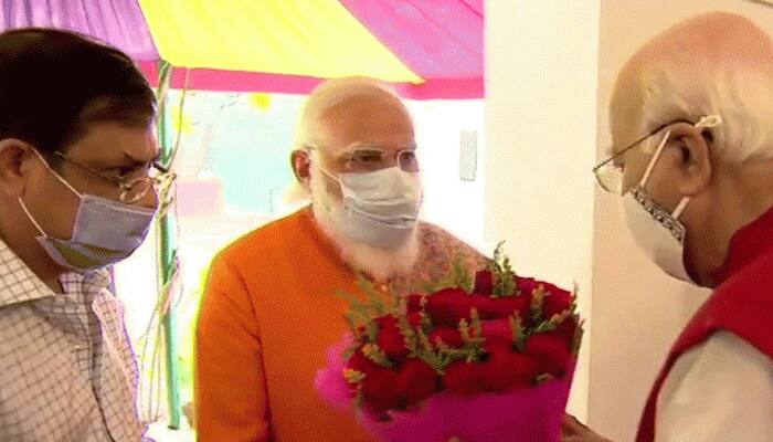 PM Narendra Modi, Amit Shah greets LK Advani on his 93rd birthday