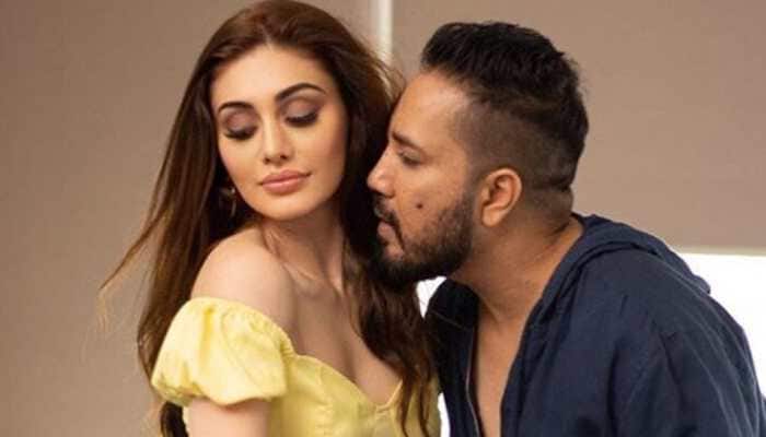 Kaanta Laga girl Shefali Jariwala and Mika Singh&#039;s sizzling chemistry in Honthon Pe Bas song sets YouTube on fire - Watch