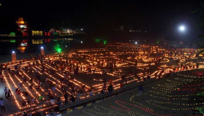 Ayodhya&#039;s Deepotsav makes Guinness World record by lighting over 6 lakh diyas, CM Yogi Adityanath says 7.51 lakh will be lit in 2021