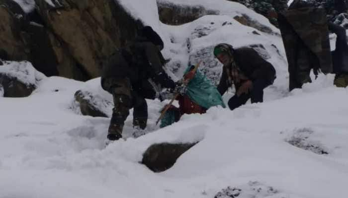 Army, police rescue 10 civilians trapped at Sinthan Pass in Jammu and Kashmir