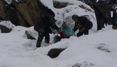Army, police rescue 10 civilians trapped at Sinthan Pass in Jammu and Kashmir
