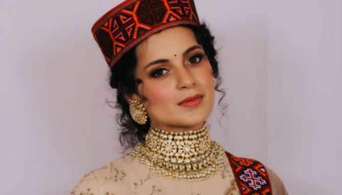 In pahadi attire, Kangana Ranaut dances to folk &#039;Kangari&#039; song at family function