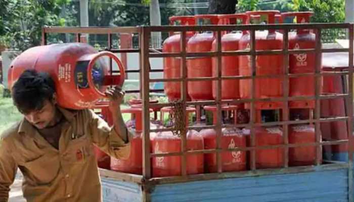 Now, you can avail discount on non-subsidized cylinder too - Here&#039;s how