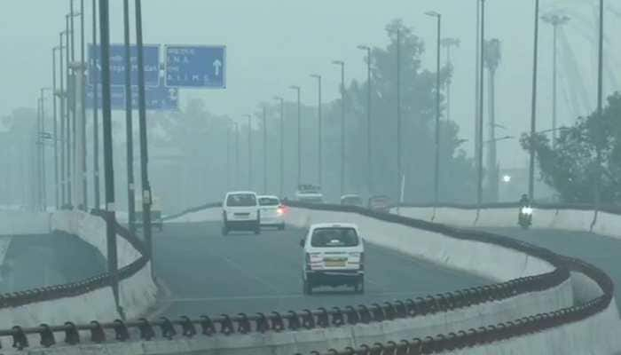 After several days, Delhi records air pollution in &#039;moderate&#039; category with PM 2.5 at 132