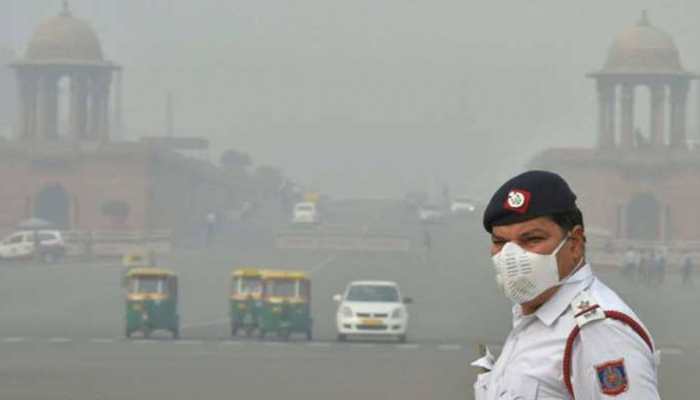 Delhi records &#039;poor&#039; air quality, may turn worse as mercury dips