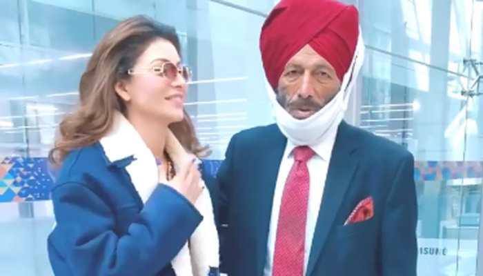 Urvashi Rautela Meets The Legendary Milkha Singh At Airport Watch People News Zee News