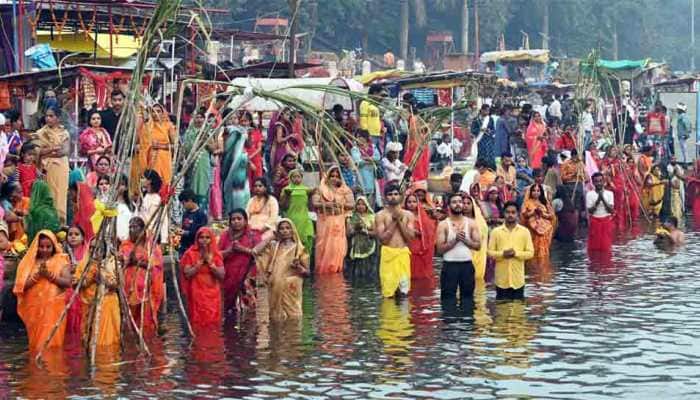 Chhath Puja 2020 concludes with &#039;Usha Arghya&#039; to rising sun