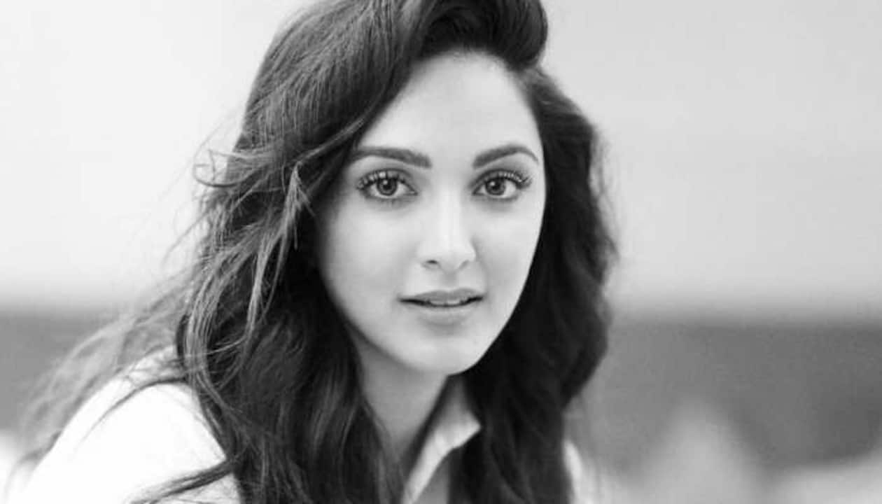 Mallika Singh Xxx Vedio - Kiara Advani's 'Indoo Ki Jawani' all set for a theatrical release - Deets  inside | Movies News | Zee News