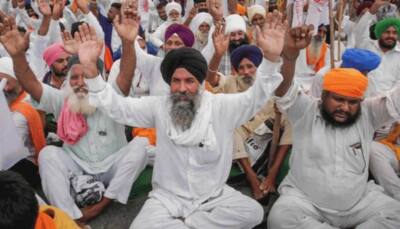 'Delhi Chalo' protest: Hundreds of farmers gather along Punjab-Haryana border, security deployed