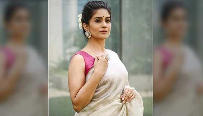 There’s a little bit of White Lily and Night Rider in everyone, says Sonali Kulkarni