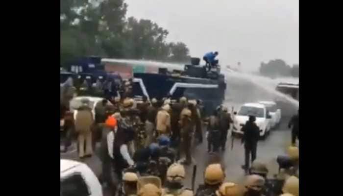 Punjab youth steals the limelight as farmers continue to protest against Centre&#039;s farm bills - Watch viral video