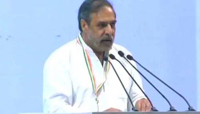 Congress MP Anand Sharma hails PM Modi&#039;s visit to vaccine facilities, then says this