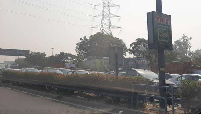 Major traffic snarls leading to Delhi from Haryana, UP borders due to farmers' agitation