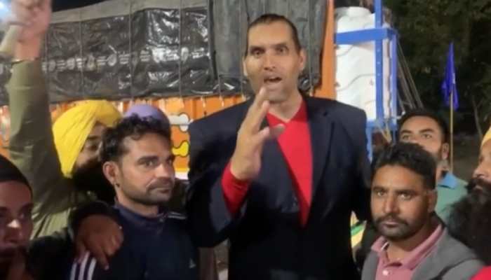 Dilli chalo protest: Former WWE champion &#039;The Great Khali&#039; joins agitating farmers at Tikri border -- Watch what he said