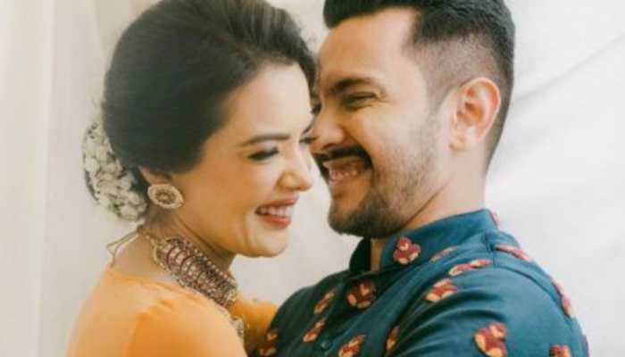 Bharti Singh-Haarsh Limbachiyaa, Govinda and family attend Aditya Narayan and Shweta Agarwal's wedding reception, see inside pics