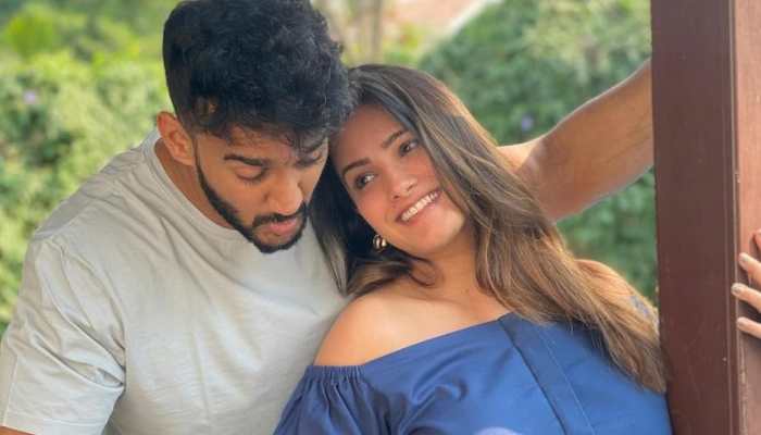 Mom-to-be TV actress Anita Hassanandani shares ‘Pati patni aur woh’ moment with husband Rohit Reddy