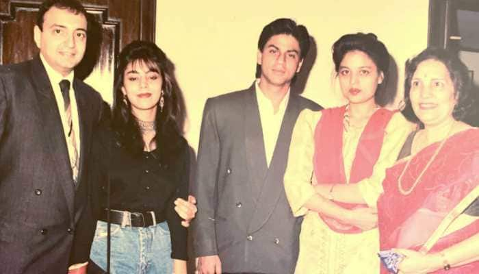 We bet you haven&#039;t seen this rare vintage pic of Shah Rukh Khan posing with Gauri Khan and sister Lalarukh Khan 