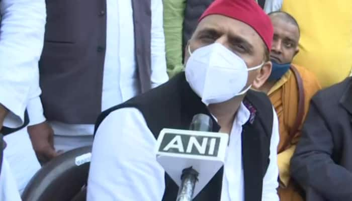 Farmers protest: SP chief Akhilesh Yadav detained after he sits on dharna; writes to LS Speaker on breach of privilege