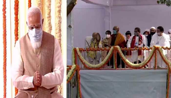 PM Narendra Modi lays foundation stone of new Parliament building near  India Gate | India News | Zee News