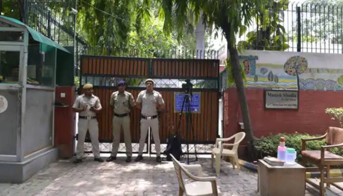 Delhi Police intentionally removed barricade so that BJP supporters can enter DyCM Manish Sisodia's house: Saurabh Bhardwaj
