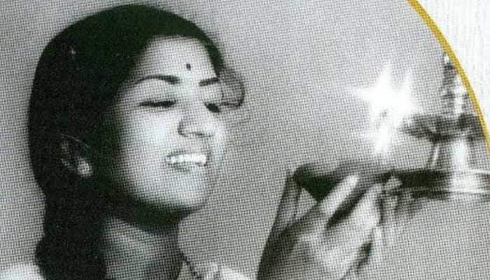 This day, 79 years ago, I made my radio debut, reveals Lata Mangeshkar |  People News | Zee News