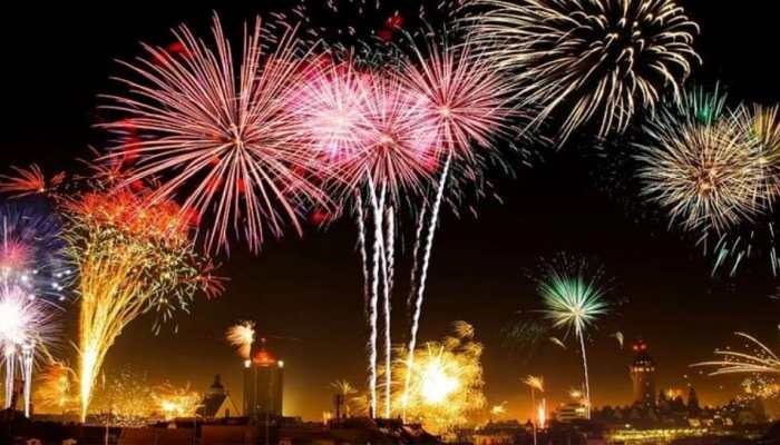 Happy New Year 2021 Wishes Texts To Send Your Loved Ones People News Zee News Sizes of animations are may vary because we collected the awesome gifs from various sources but all are amazing and make others wow for a moment. happy new year 2021 wishes texts to